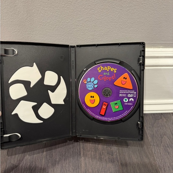 Blue's Clues Shapes and Colors DVD with Joe (circa 2003) - Picture 4 of 5
